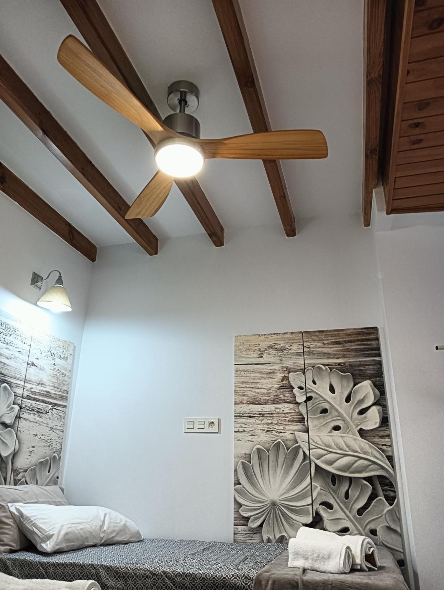 La Casa De La Plaza Apartment Guejar-Sierra Bagian luar foto