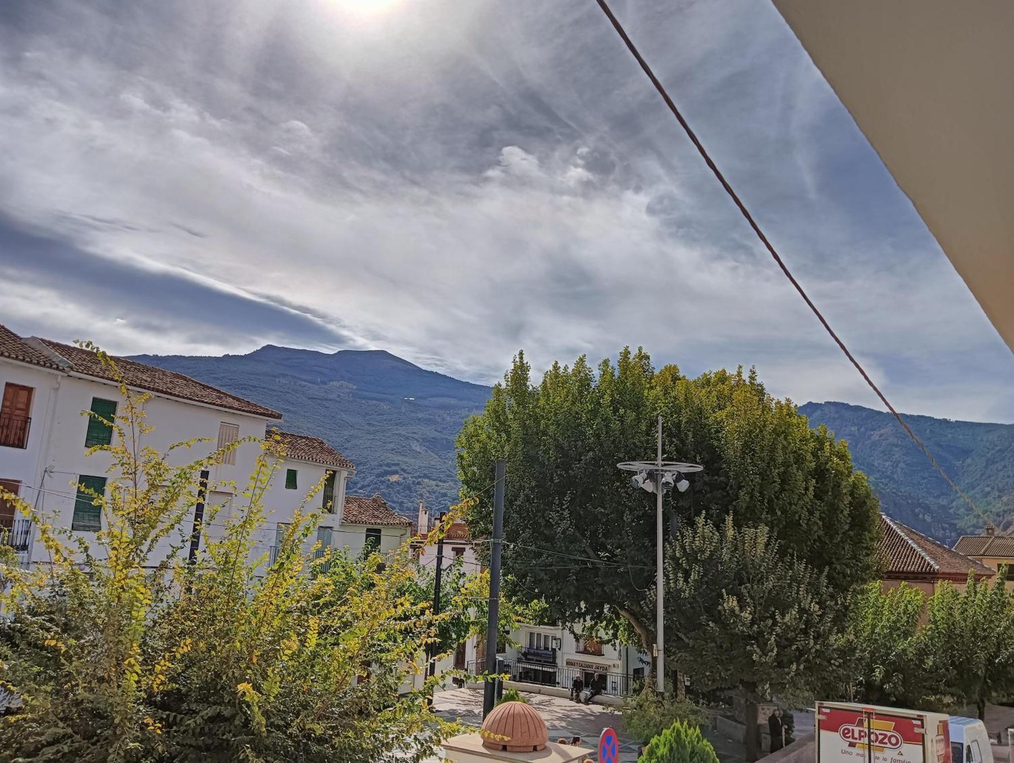 La Casa De La Plaza Apartment Guejar-Sierra Bagian luar foto
