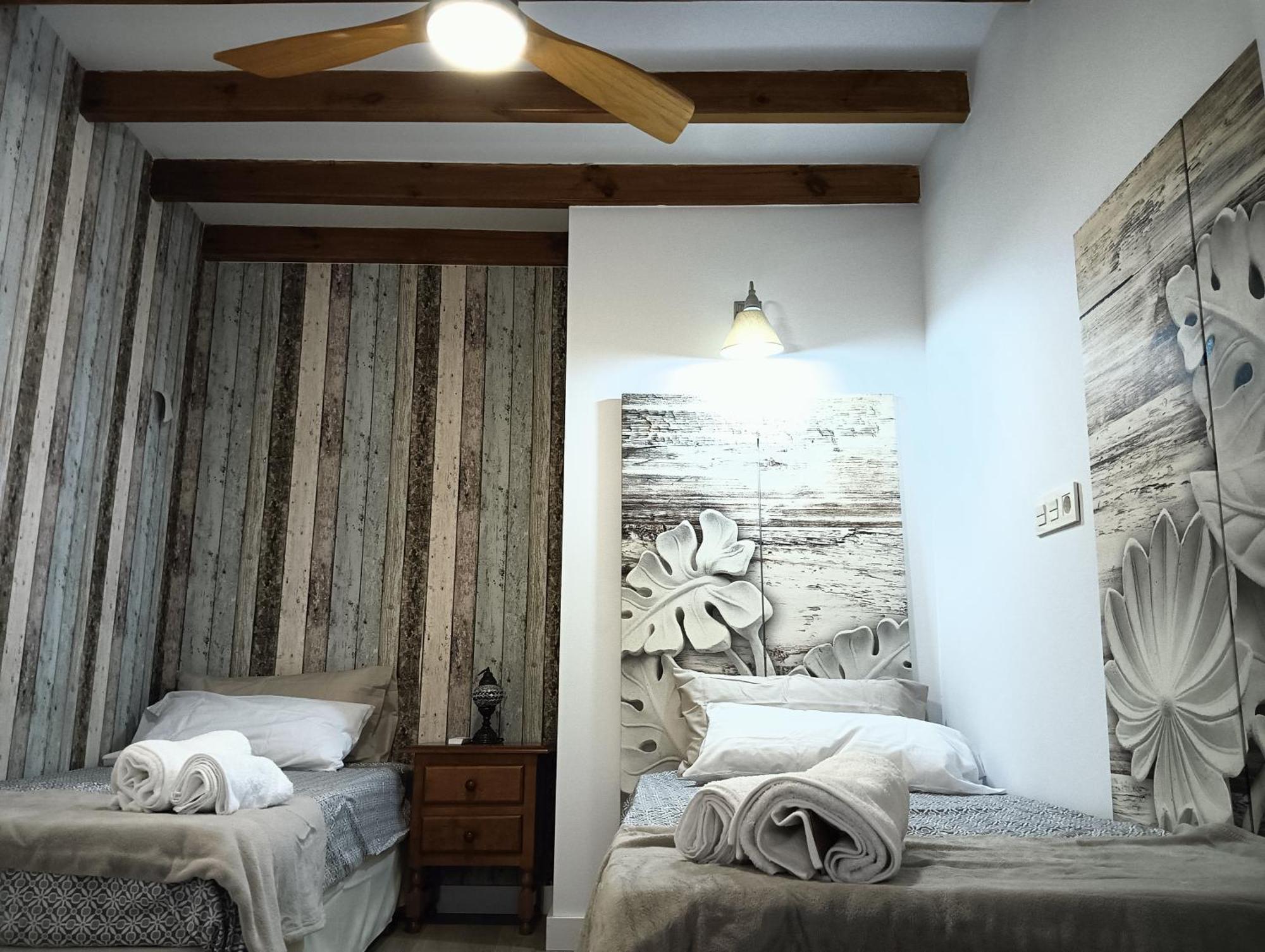 La Casa De La Plaza Apartment Guejar-Sierra Ruang foto